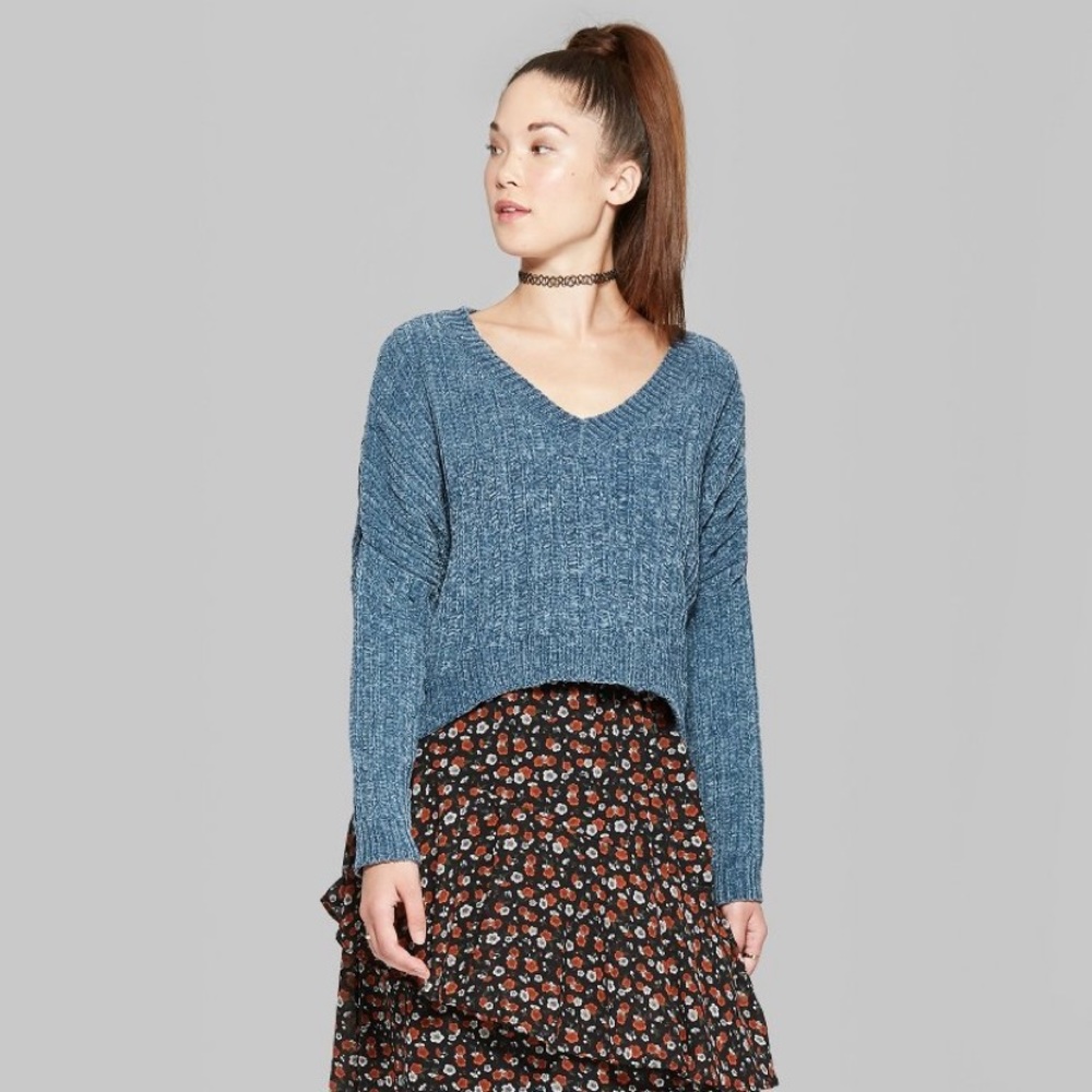 V neck pull over